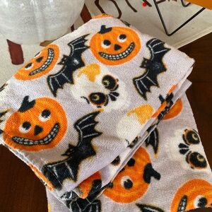 Cynthia Rowley Halloween towel set
